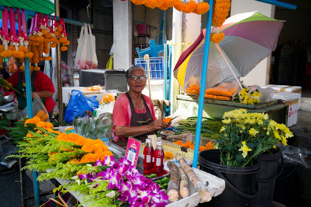 What do you see in these market stalls?